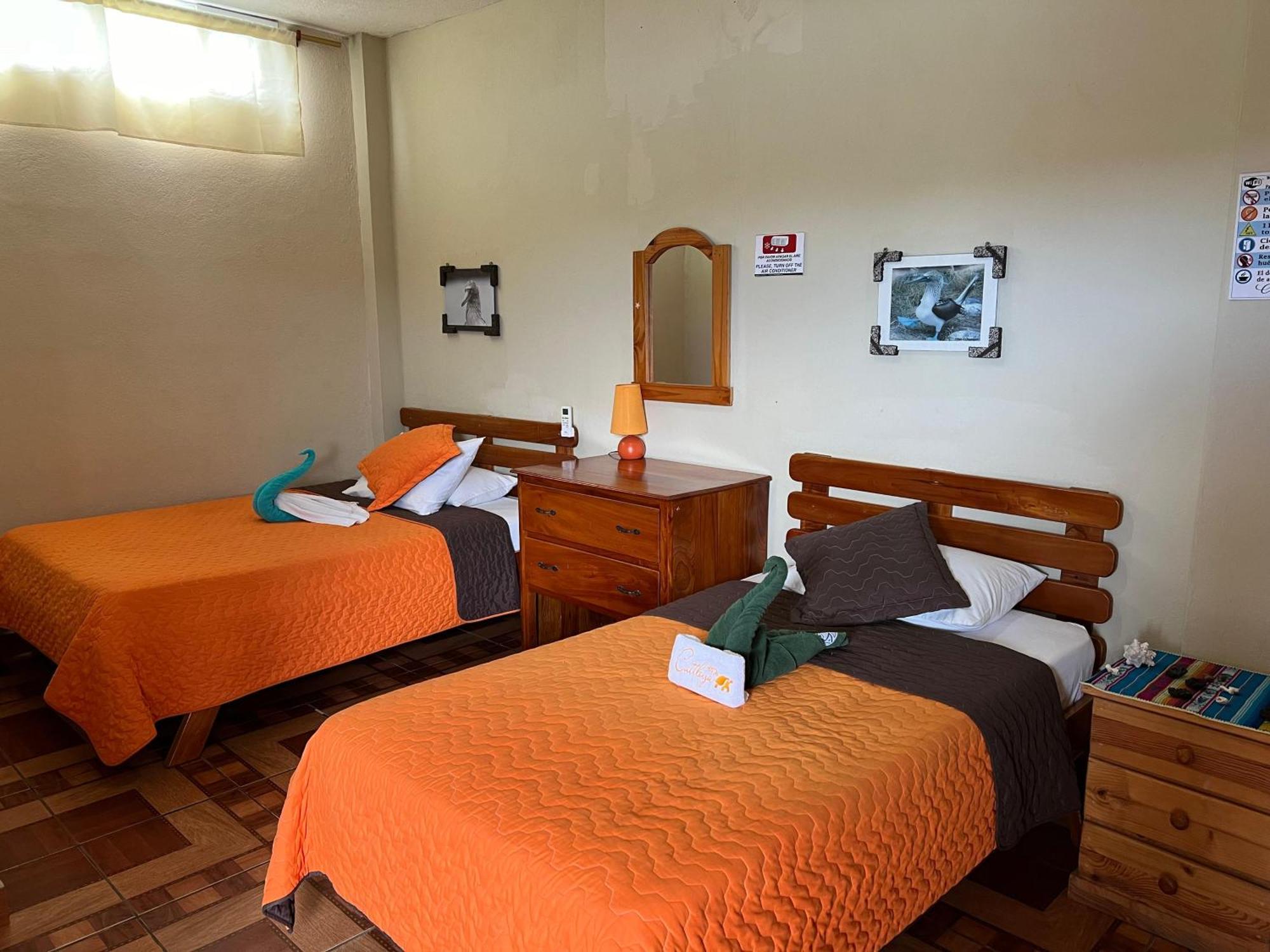 Hostal Cattleya Puerto Baquerizo Moreno Extérieur photo