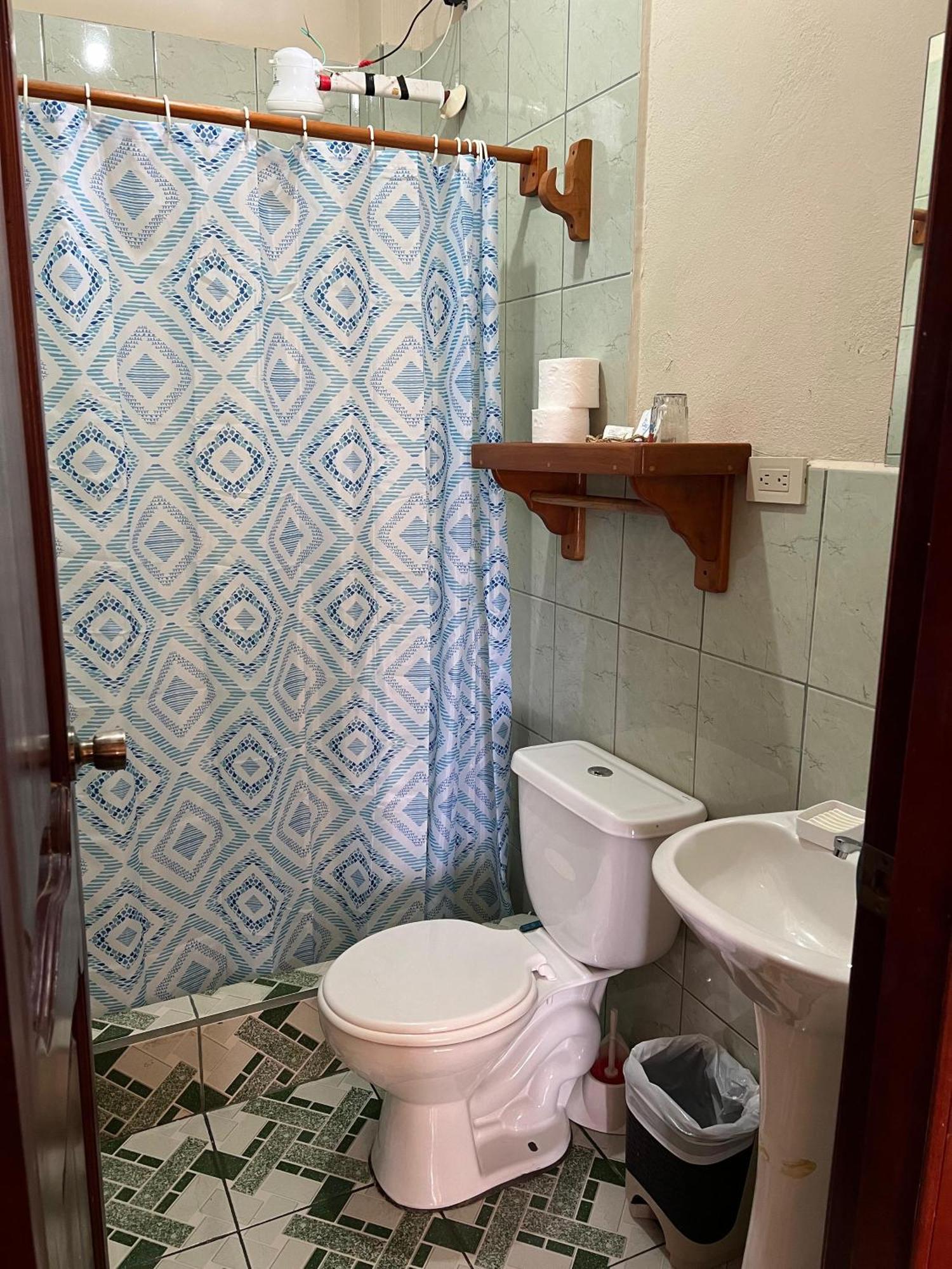 Hostal Cattleya Puerto Baquerizo Moreno Extérieur photo
